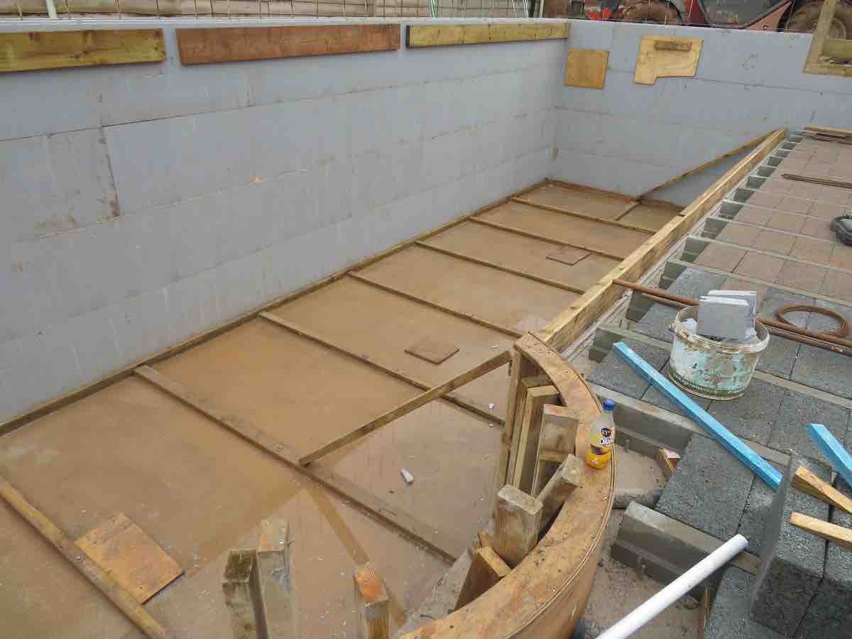 polyblok pool step construction